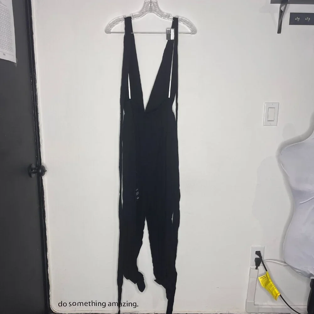 NWT Lulus Lolinda Black Convertible Halter Jumpsuit Sz S - Picture 4 of 13